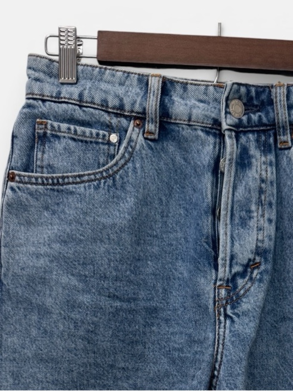 NWT H&M High-Waist Denim Cut-off Women's Shorts Sz. 6 - Picture 3 of 4